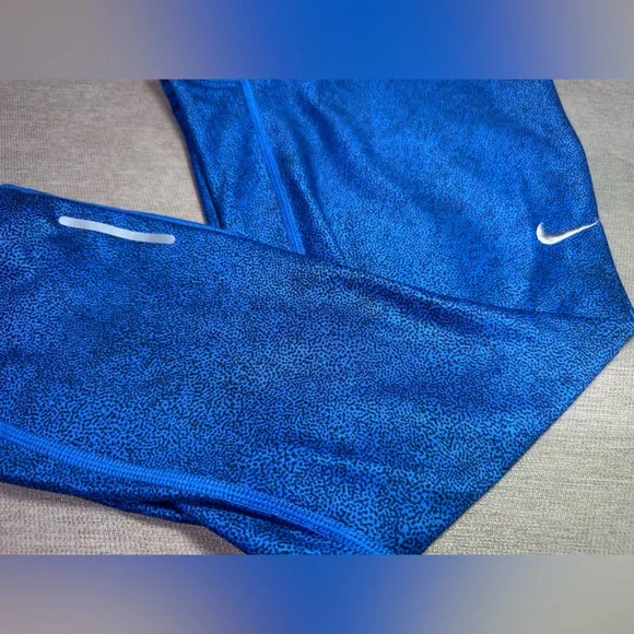 Nike DRI-FIT Capris SIZE Small - Picture 2 of 7